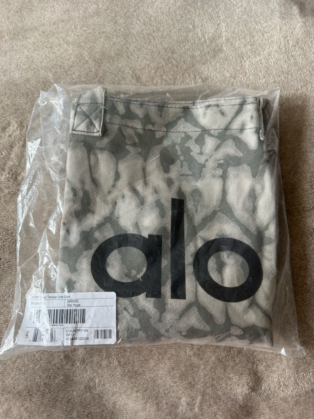 ALO Yoga Gray Tie-Dye Logo Tote - Picture 4 of 4